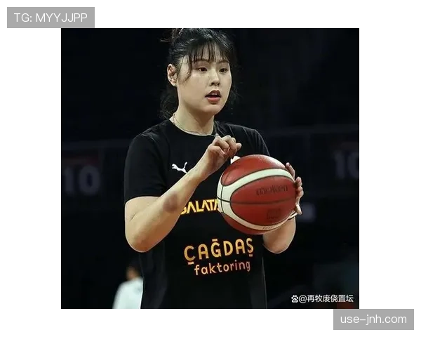 李月汝家里到底藏了多少衣服柜？球场上那个安静大长腿反差太大了吧！